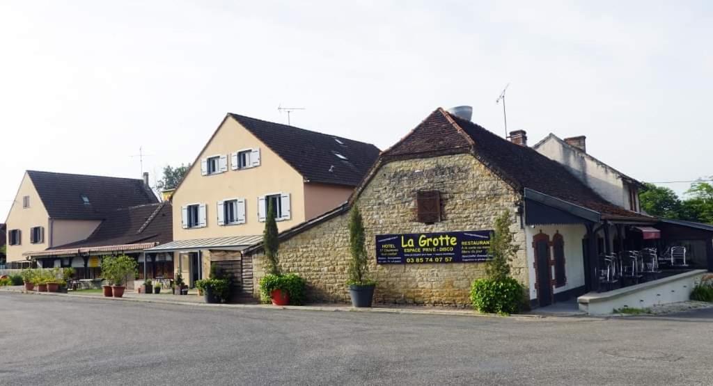 Hotel La Grotte Sagy  Exteriör bild